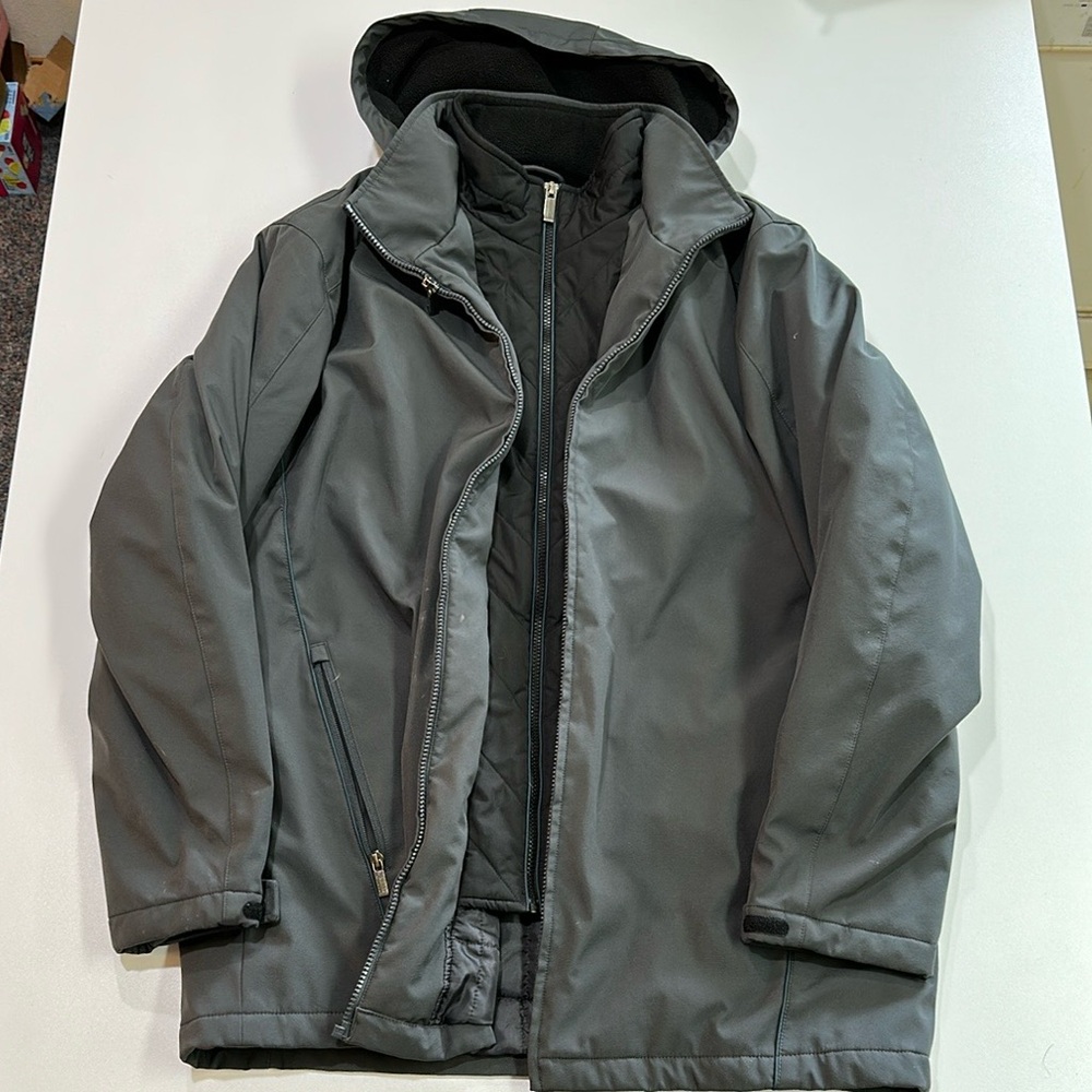 Weatherproof Gray Performance Jacket with Insulated Design